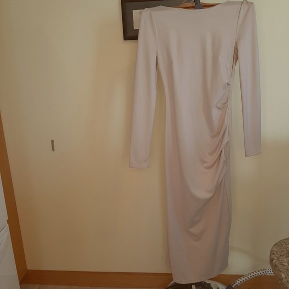 NWOT!!! Elegant Warm Vanilla Cream DAZY Bodycon Ruched Midi Dress - Picture 1 of 8